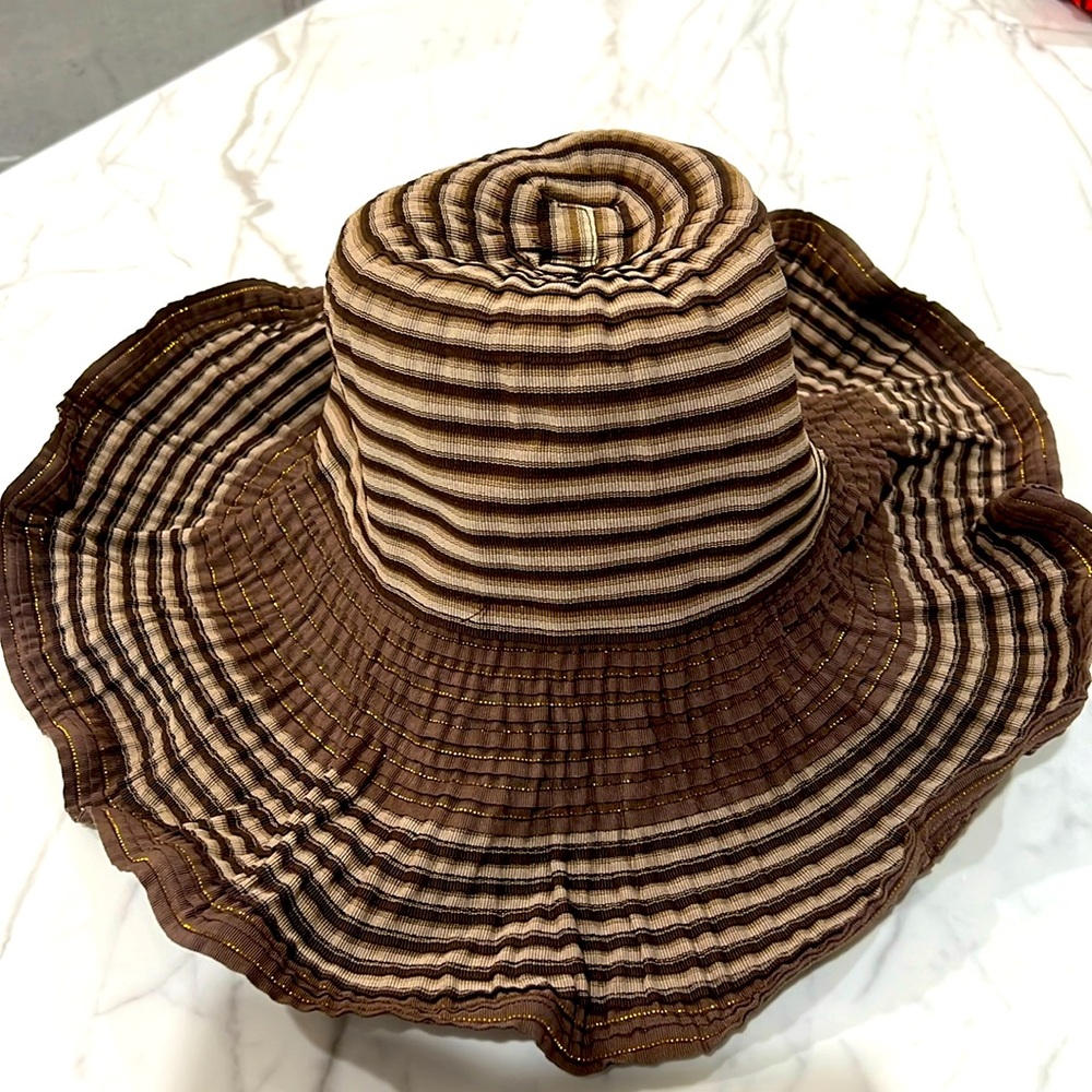 Lady’s hat